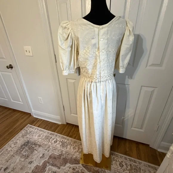 Vintage 80s Eyelet Prairie Bridal Dress Ivory Puff Sleeve Formal Cottagecore - Picture 7 of 16